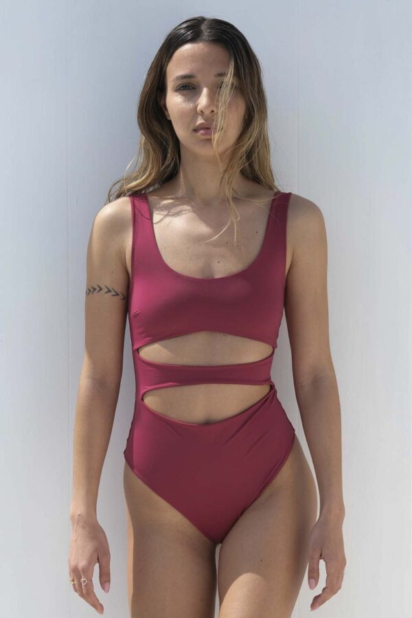 Costume Intero Cut Effect Bordeaux Chiaro